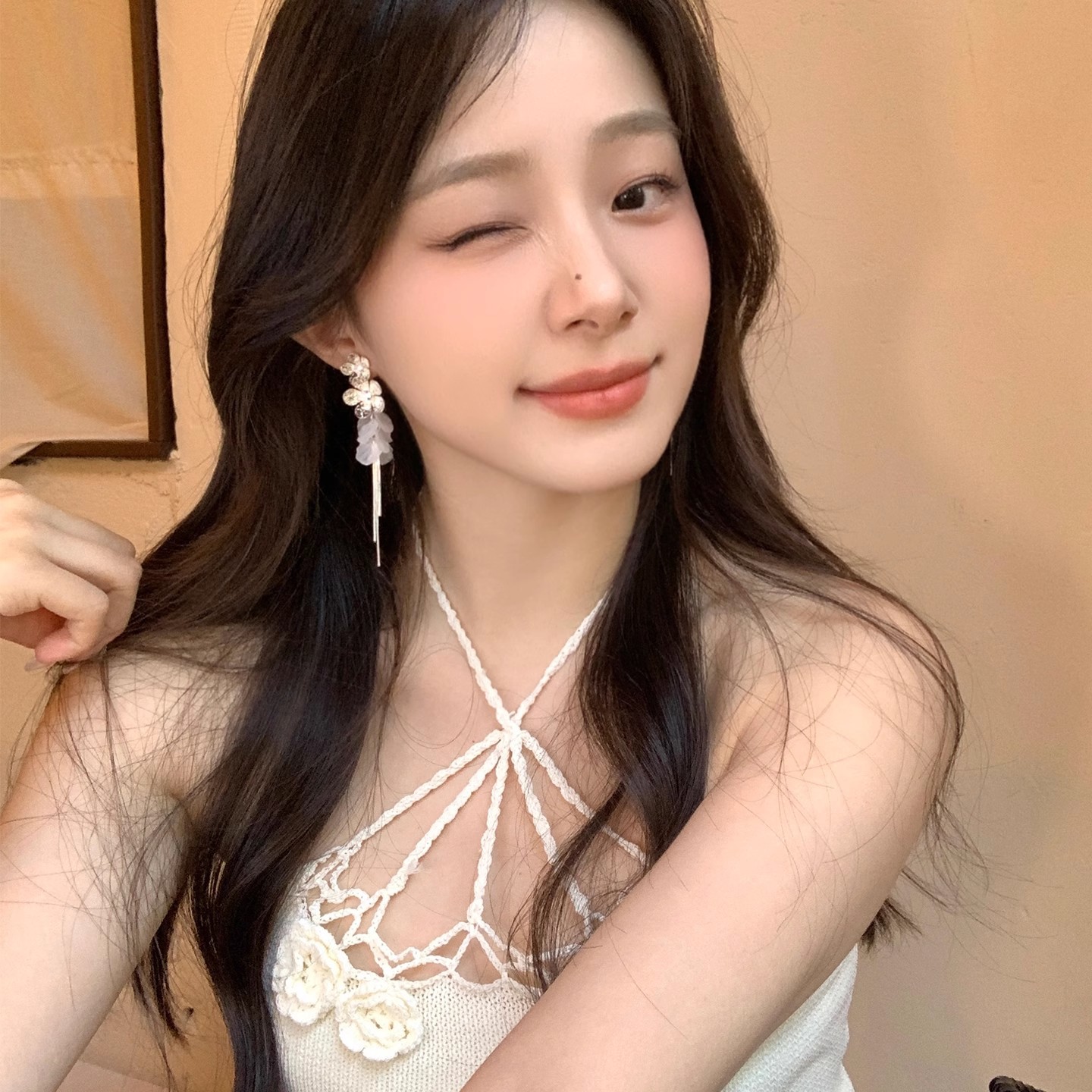 Super Flash Zircon flower seaside vacation style long earrings, women's round face earrings 2025 new style, high-end feel Specification drawing