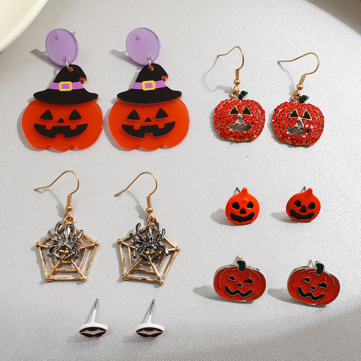 Halloween earrings, Ghost Skull Witch Pumpkin ear hooks, exaggerated creativity, funny personality, female bat spider stud earrings full figure