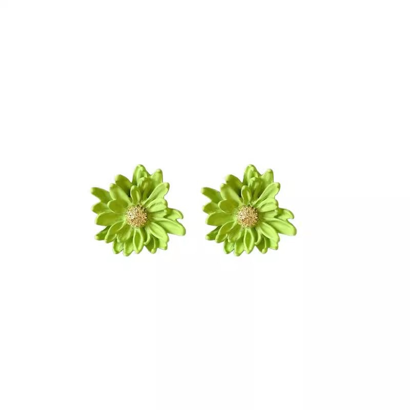 Early spring Daisy flower stud earrings with a unique design sense for women, a new 2025 bestseller, fresh and sweet earrings Item Picture