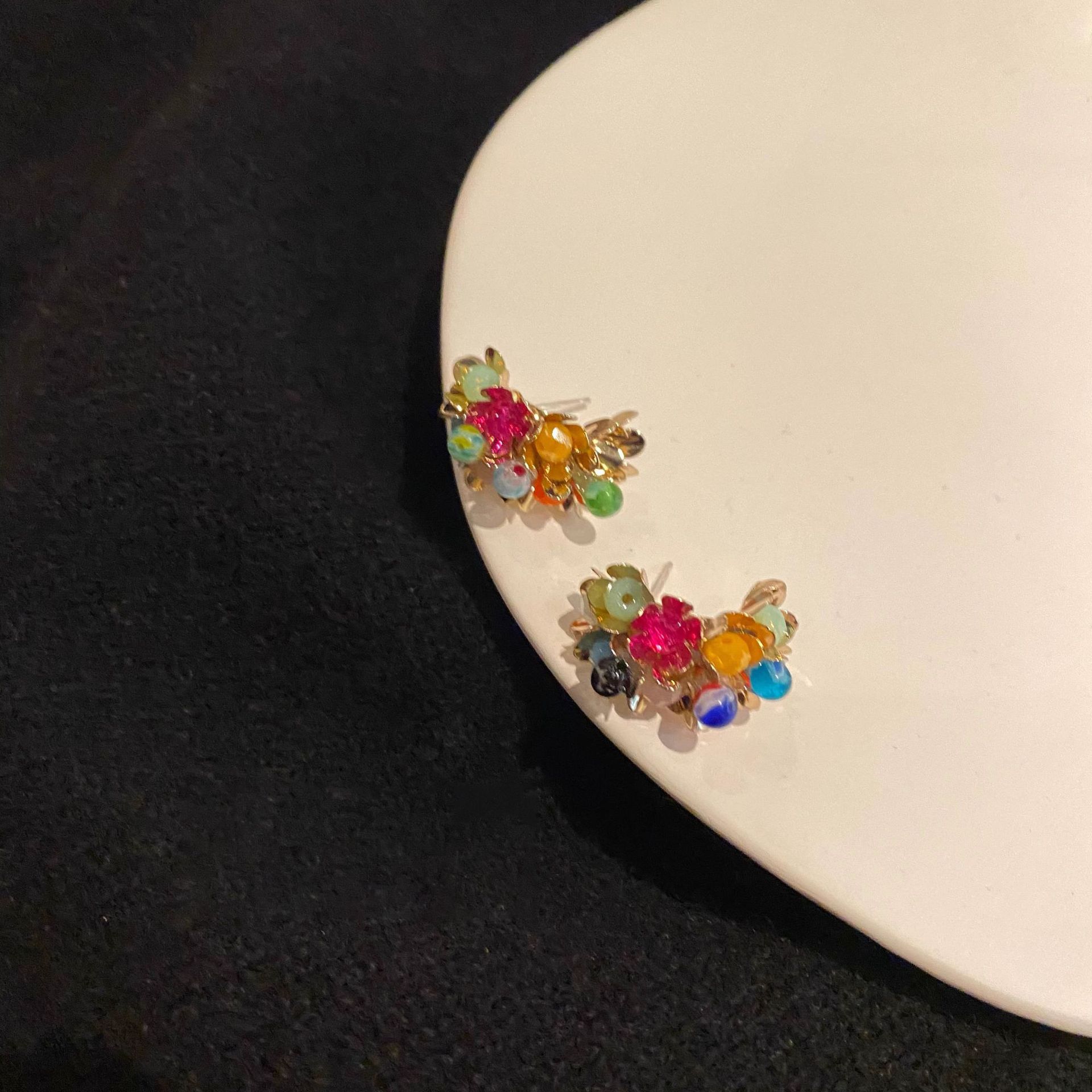 Dopamine-colored vintage vintage heavy industry earrings, women's light luxury high-end stud earrings, unique and elegant earrings Application Scenario