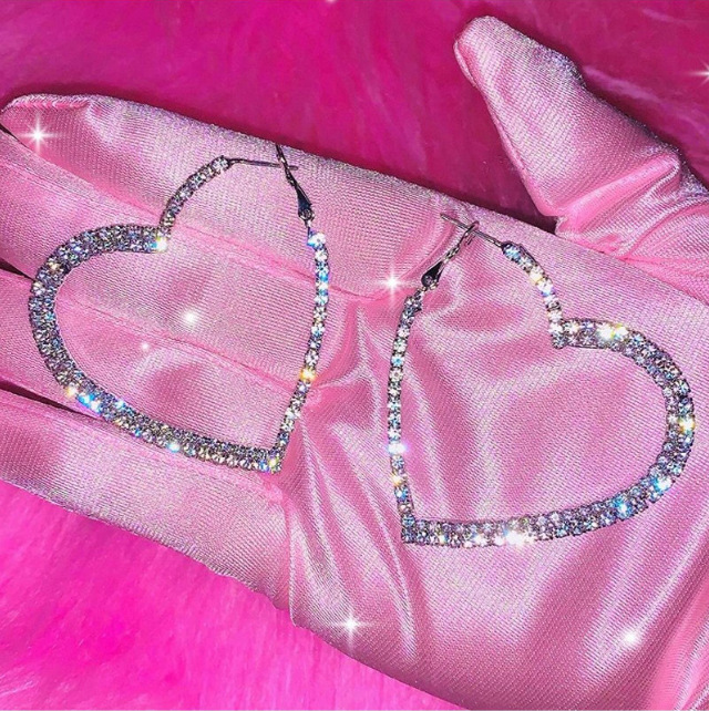 Cross-border best-selling, fashionable, exaggerated and personalized, full-diamond heart-shaped ear rings, internet-famous, super shiny earrings, creative ins earrings full figure