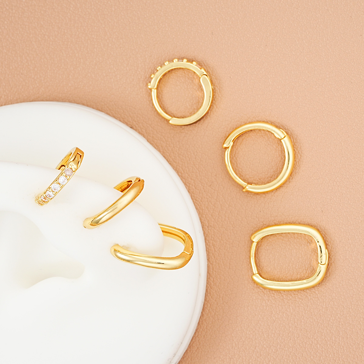 Cross-border best-selling European and American fashion zircon copper earrings, personalized, elegant and high-end, geometric ear buckles 3-piece set Specification drawing