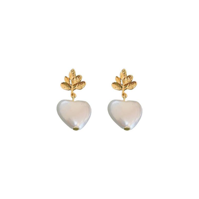S925 Silver Needle Korean heart-shaped leaf Pearl Earrings, a niche style, light luxury and simple earrings, fashionable and versatile earrings Item Picture