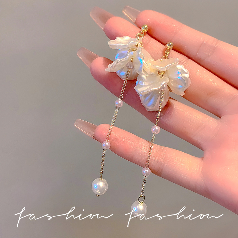 S925 Silver Needle French fairy-like Fresh and delicate petal tassel earrings, ins style pearl long earrings and pendants wholesale full figure