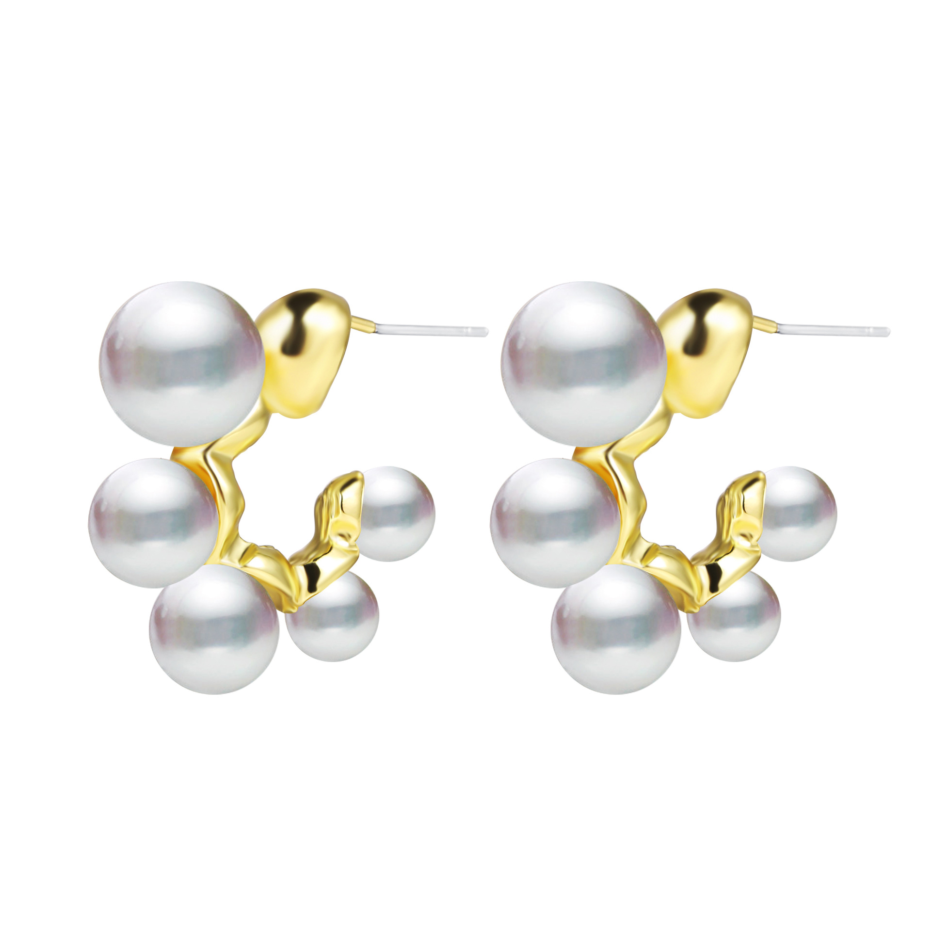 The popular imitation pearl ear rings on independent websites in Europe and America feature a creative, retro, unique and niche design of C-shaped letter earrings Item Picture