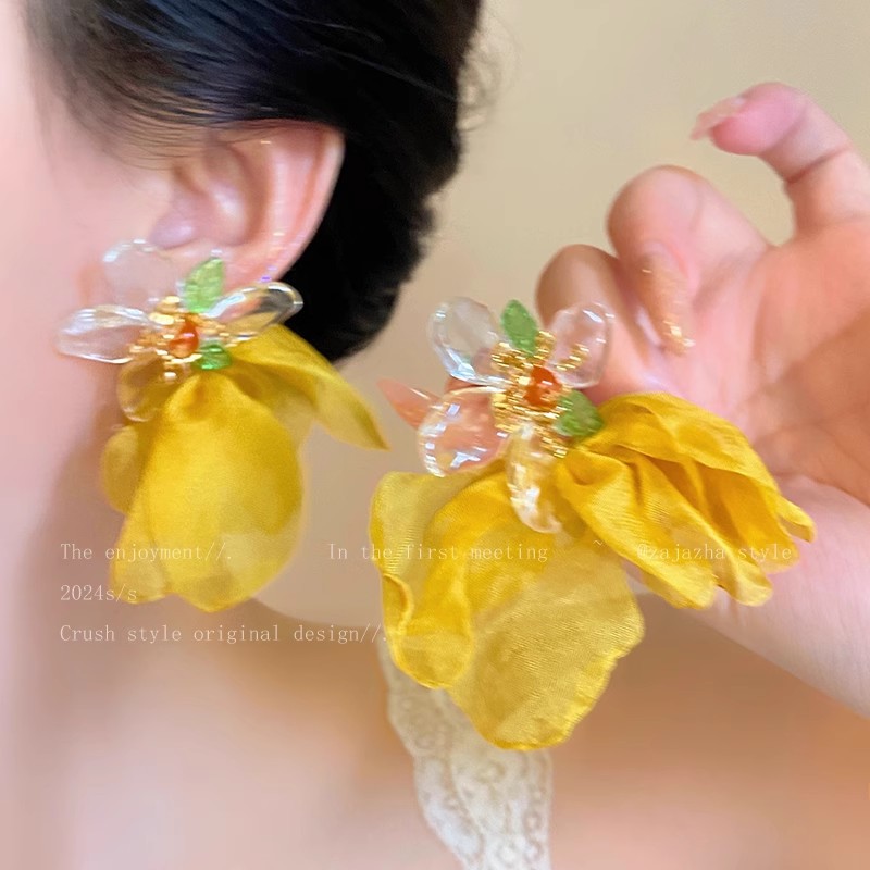 Spring atmosphere petal beaded earrings for women 2025 New bestseller seaside vacation style earrings Exaggerated earrings Specification drawing
