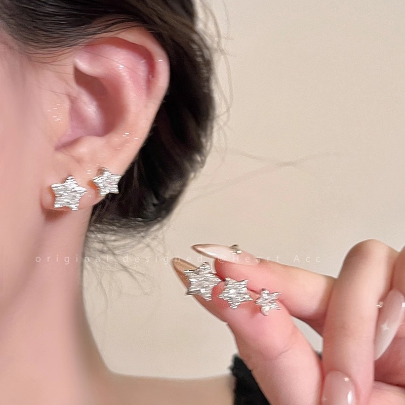 Sweet and dazzling five-pointed star zircon stud earrings, a niche design for women, fashionable and versatile earrings, a light luxury and high-end look details Picture