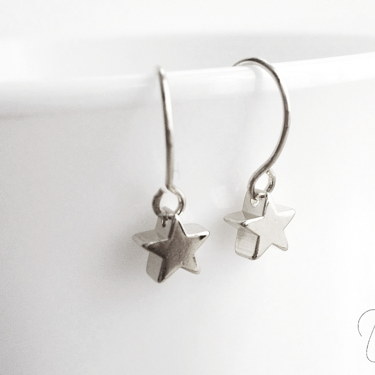 European and American foreign trade accessories, fashionable and versatile alloy personalized accessories, evening accessories, simple star earrings for women details Picture