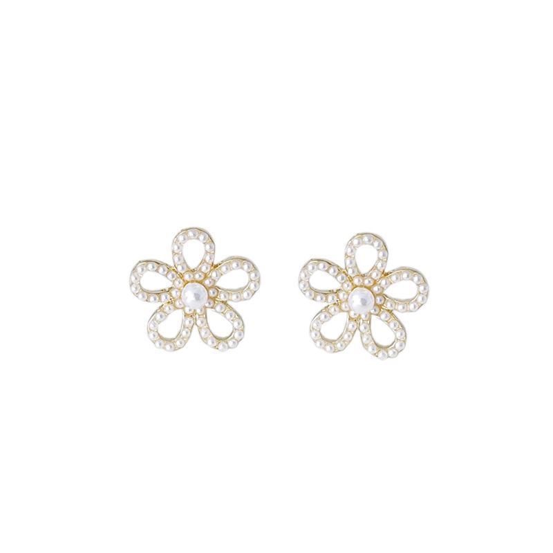 S925 Silver Needle Cross-border New Fresh Small flower Stud style pearl Earrings, plum blossom-shaped pearl stud supply factory Item Picture