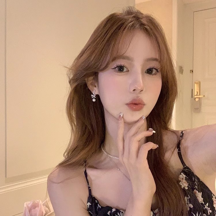 French bow pearl tassel stud earrings for women, retro, fashionable and high-end style earrings, exquisite, small and versatile earrings full figure