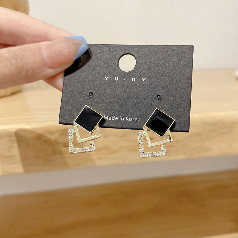 Small and stylish Japanese and Korean square oil-dropping stud earrings, a versatile and niche geometric design for women, S925 silver needle earrings Specification drawing