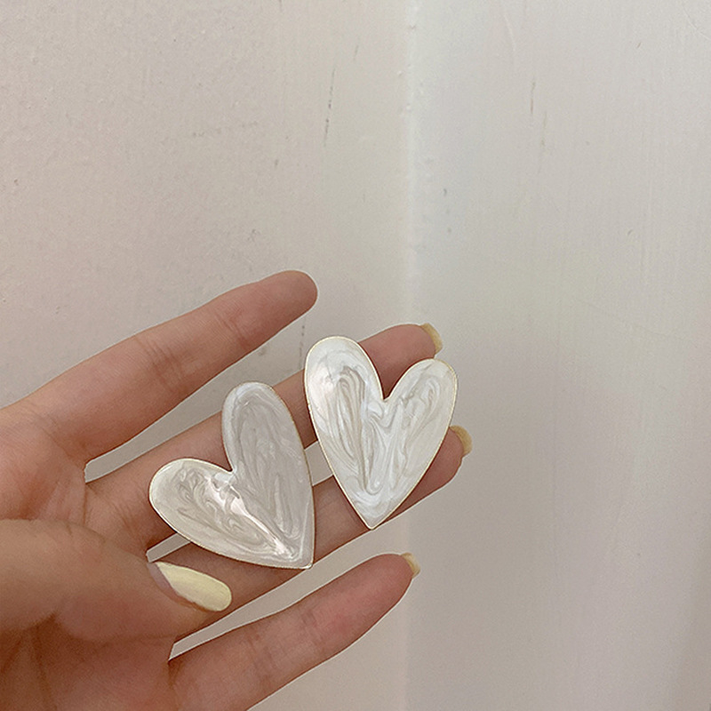 S925 Silver Needle Korean retro style white exaggerated personality heart-shaped drip glaze ins cold style Stud earrings wholesale Specification drawing