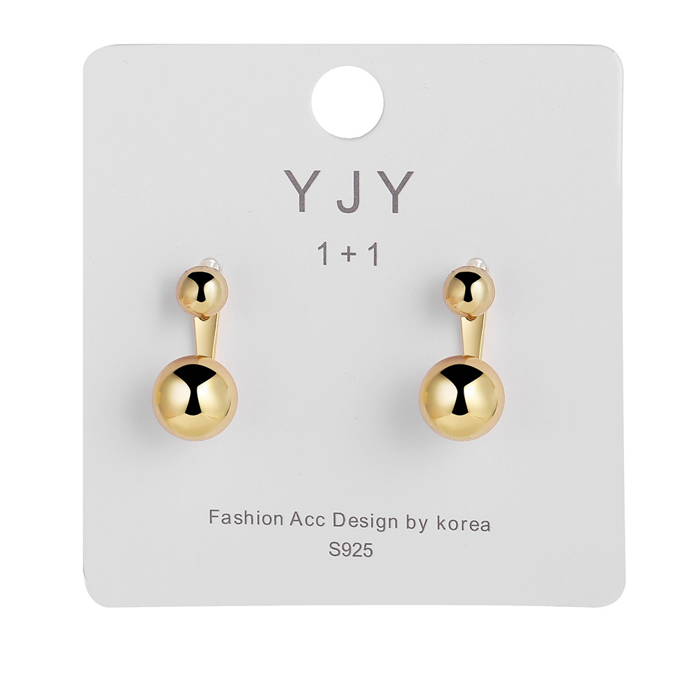 ins blogger's same style of French cold style metal round stud earrings, unique round stud earrings, wholesale of elegant and high-end earrings Item Picture