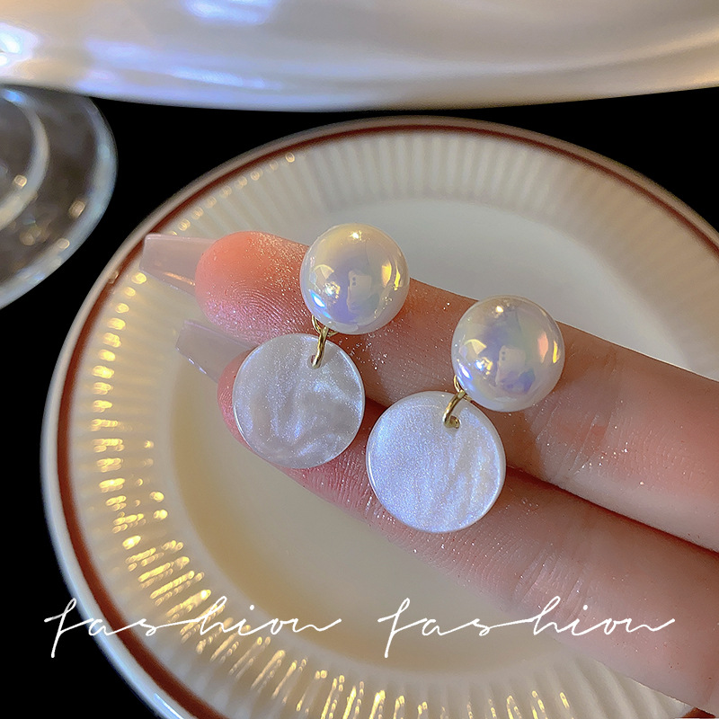 Niche design sense, high-end light luxury pearl earrings, cold style, quality stud earrings, 925 silver needle earrings, Yiwu accessories details Picture