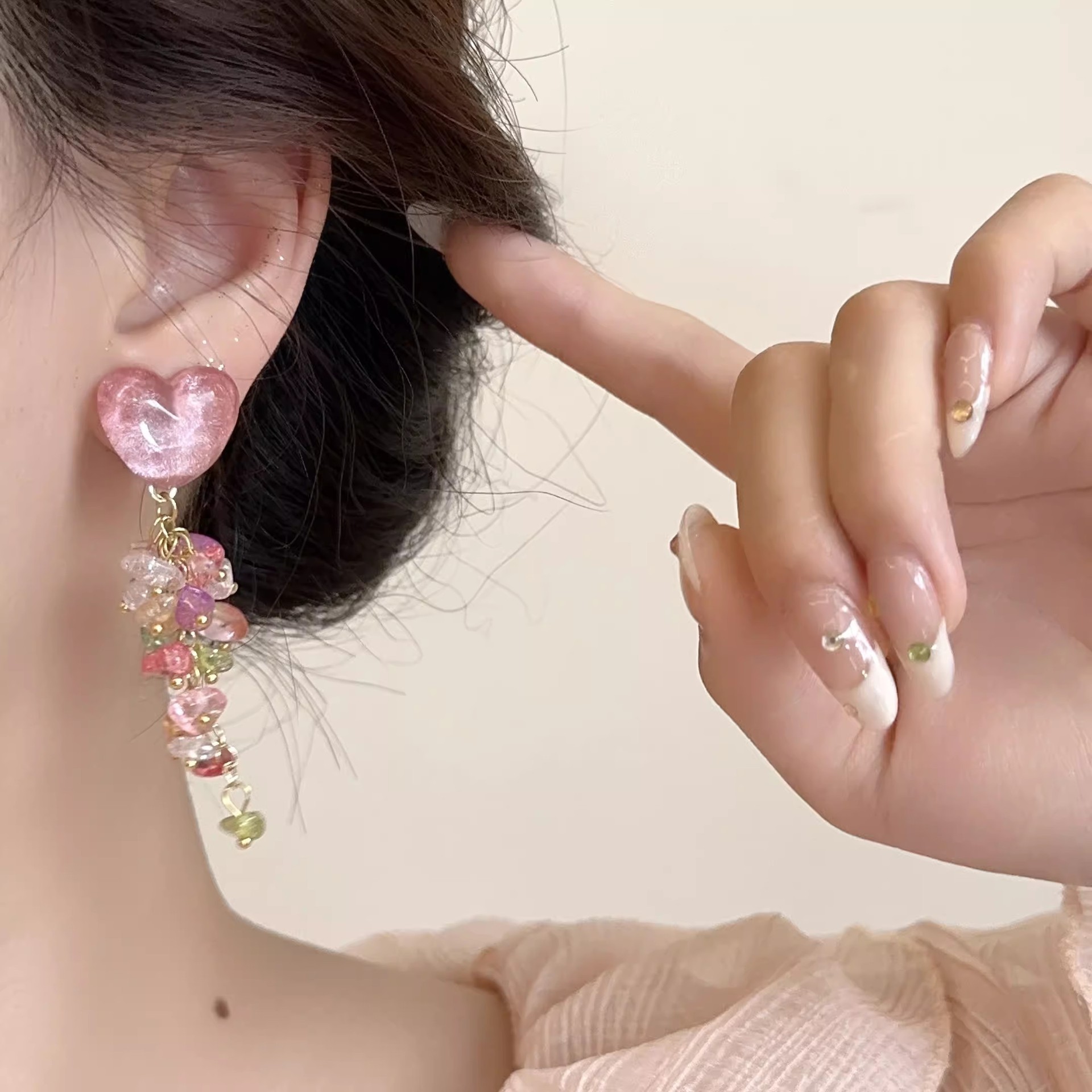 Summer colorful heart-shaped crystal tassel earrings are cute and sweet. The crushed stone stud earrings are a niche design with a unique sense of style details Picture