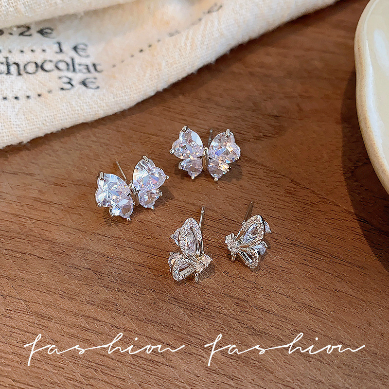 Super Sparkling butterfly Zircon stud earrings for women, light luxury, niche, exquisite and high-end style earrings, cool and elegant, versatile earrings Specification drawing