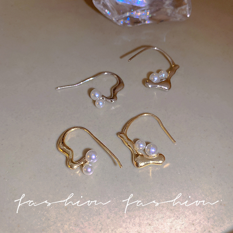 Pearl earrings with a niche design sense and a high-end feel, 925 silver needles, personalized irregular ear hooks, and trendy earrings details Picture