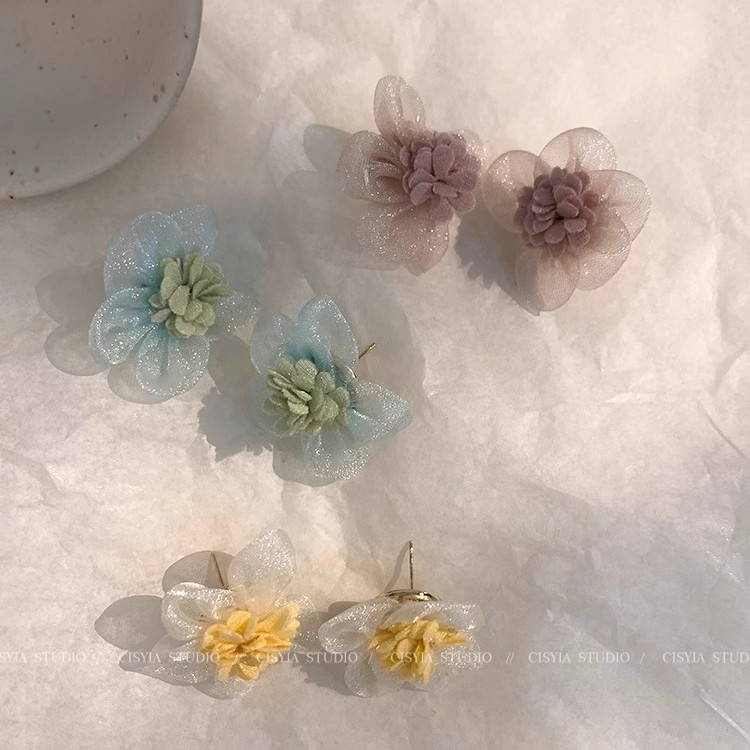Fabric flower stud earrings for women in summer, sweet and ethereal, unique and unique vacation style seaside earrings, versatile commuting earrings details Picture