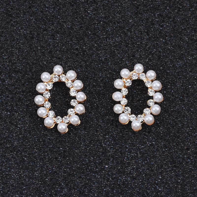 S925 Silver Needle Japanese and Korean sweet little Fragrance style fashionable pearl earrings, imitation pearl inlaid alloy geometric stud earrings full figure