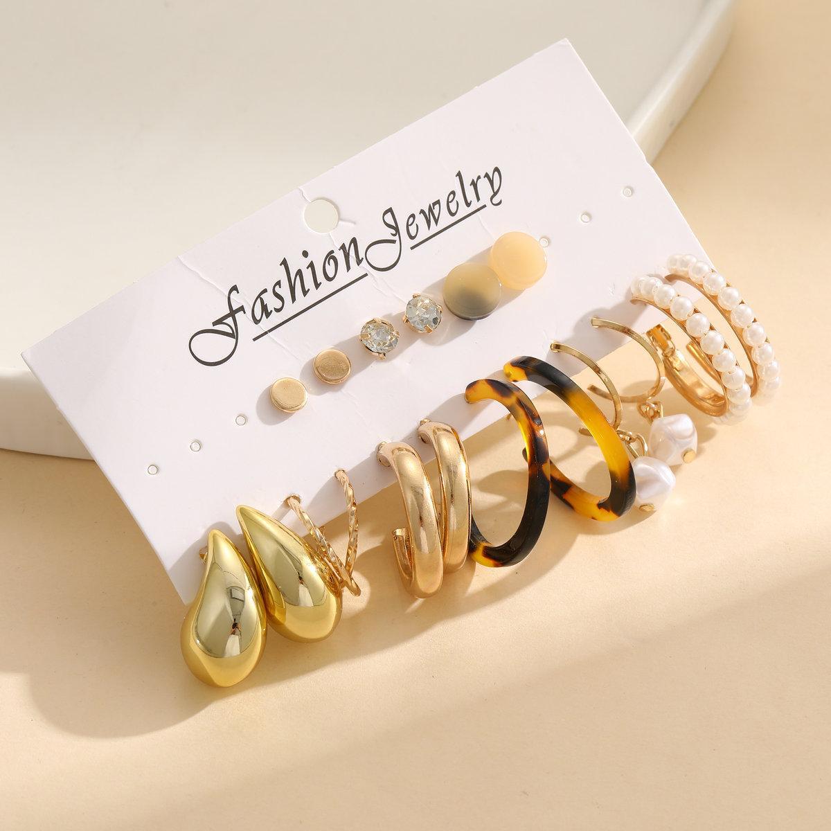 A 9-piece set of high-end retro pearl card earrings featuring cross-border alloy ear rings and square geometric shapes from Europe and America Specification drawing
