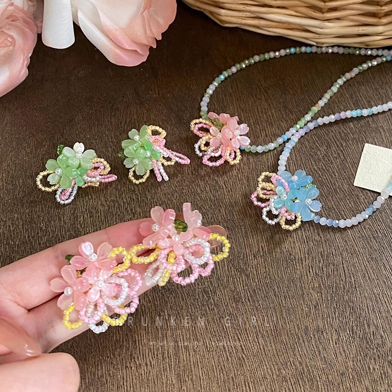 Dopamine beaded romantic flower cluster earrings, summer colorful seaside vacation style, niche earrings, sweet and forested style details Picture