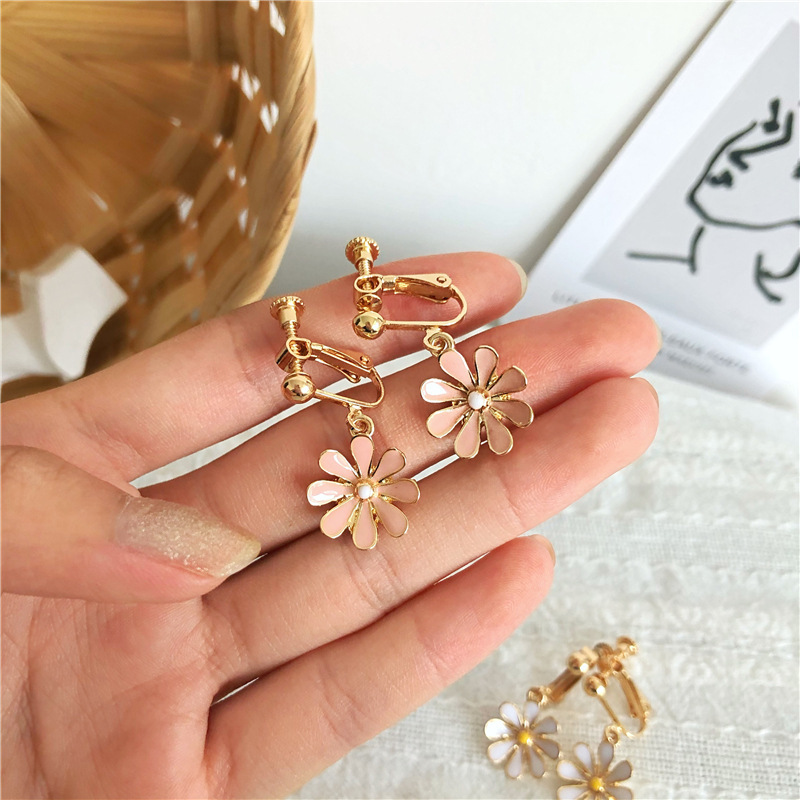 S925 Silver Needle Japanese and Korean sweet and fresh Daisy stud Earrings, fresh flower earrings, ear clips, cute boy earrings for girls Specification drawing