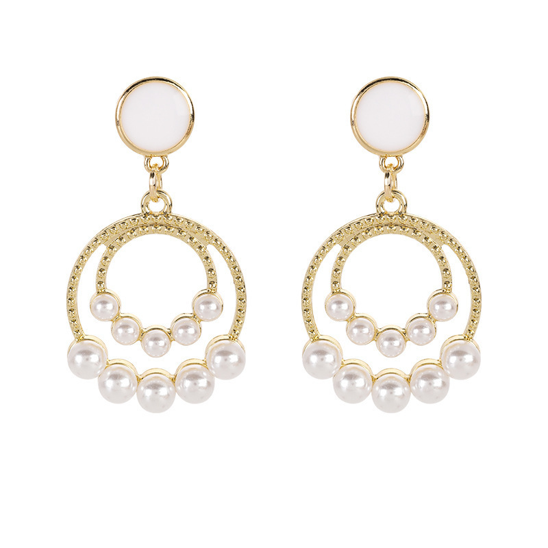 S925 Silver Needle Sexy Pearl Earrings, sweet and feminine with hollowed-out stud earrings, Korean Internet celebrity versatile circular earrings Item Picture