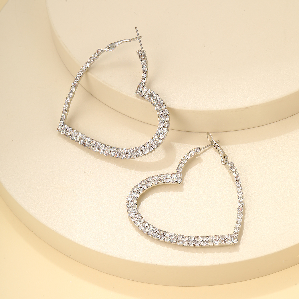 Cross-border best-selling, fashionable, exaggerated and personalized, full-diamond heart-shaped ear rings, internet-famous, super shiny earrings, creative ins earrings Specification drawing