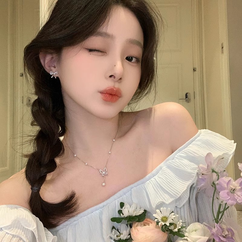 French-style zirconium cat's eye stone bow earrings for women, a light luxury, niche and high-end look. Simple, fashionable and versatile earrings Specification drawing