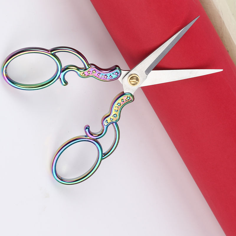 Cross-stitch scissors, paper-cutting special scissors, vintage alloy embroidery thread ends, household nail and eyelash art small scissors Specification drawing