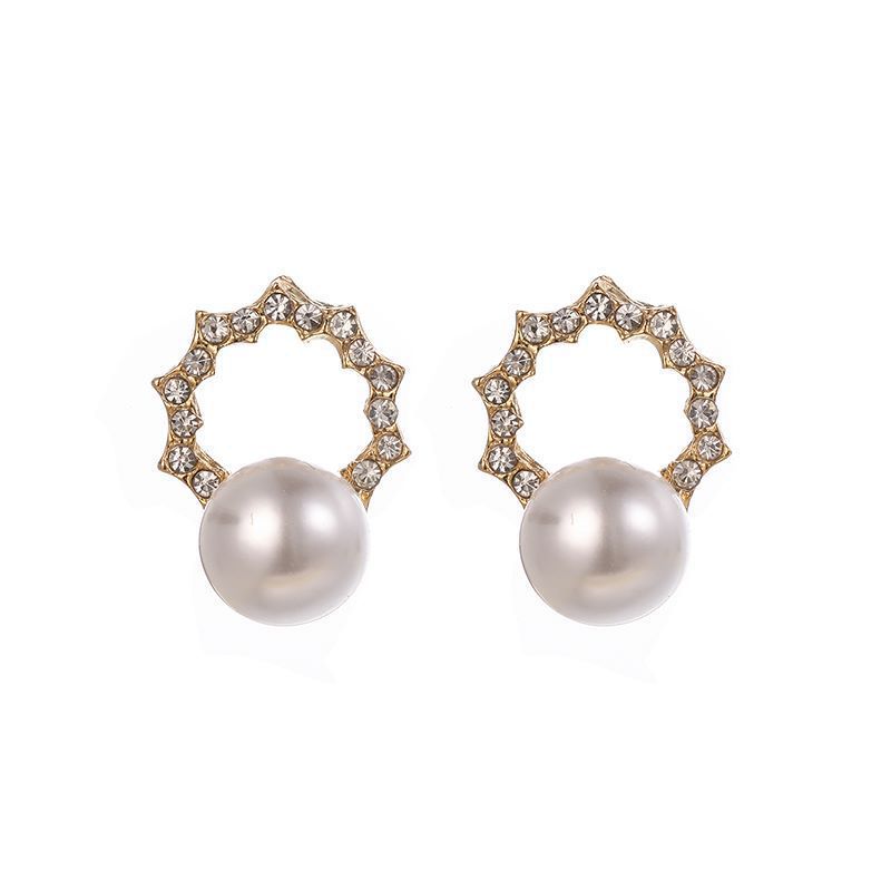 S925 Silver needle pearl Stud earrings from Dongdaemun, South Korea, simple and elegant, versatile round diamond pearl earrings and earrings Item Picture