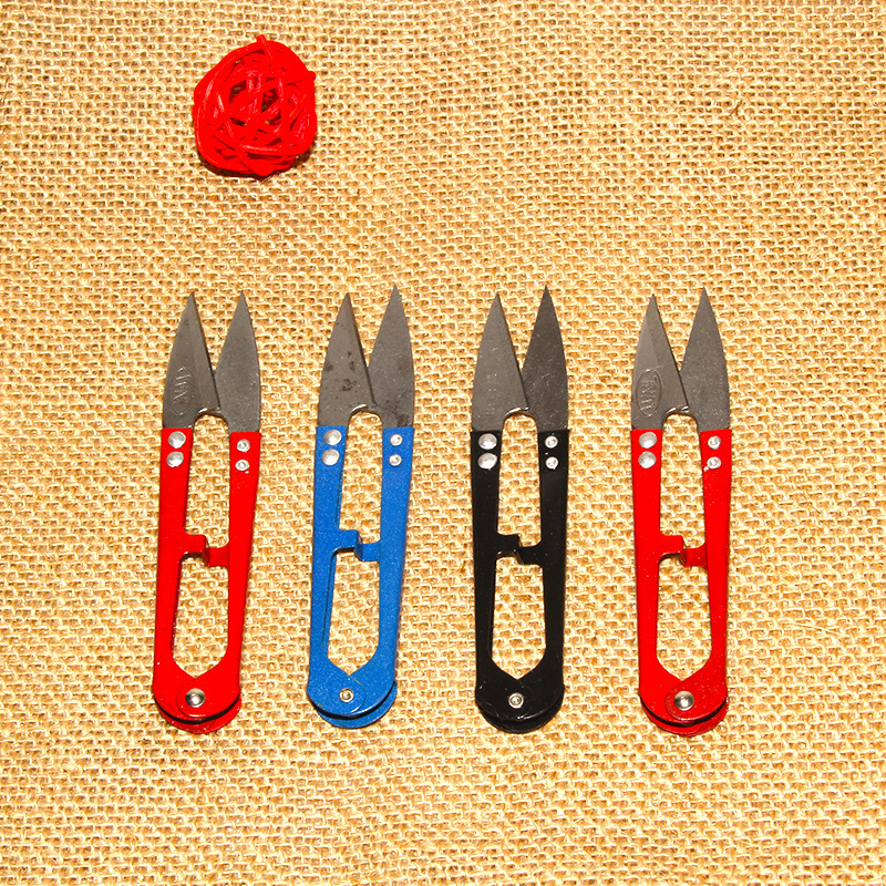 Household cross-stitch scissors, U-shaped yarn shears, sewing clothing, household thread trimming shears, thread end shears Specification drawing