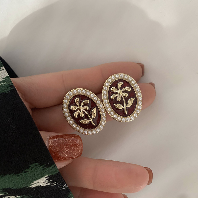 S925 Silver Needle, Korean fashion, retro style, oval flower, red stud earrings, niche design, trendy earrings and earrings details Picture