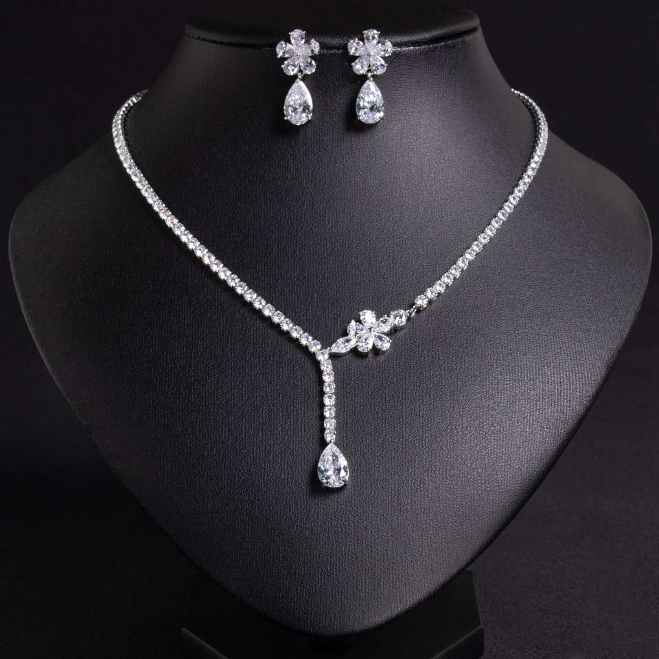 2025 Cross-border New Water Drop Flower Zircon Necklace and Earring Set, Hand-inlaid Zircon Exquisite jewelry set detail image 4