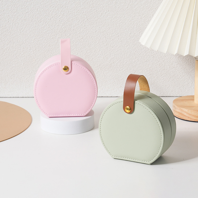 Cross-border best-selling semi-circular portable hand-held necklace jewelry storage box, jewelry packaging, PU leather hand-held collection detail image 2
