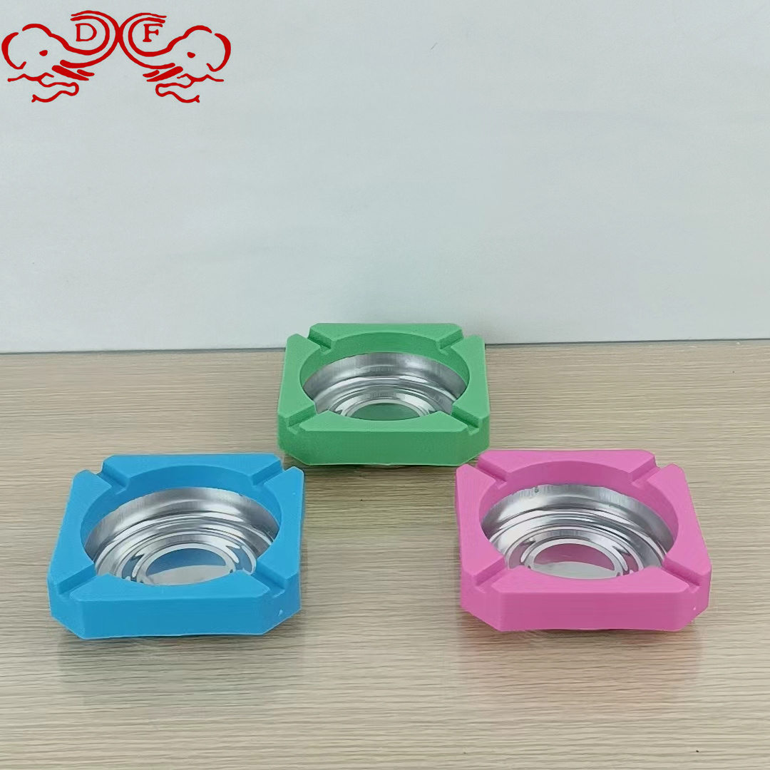 烟灰缸/雾化/金属烟斗/烟杆/玻璃烟灰缸产品图