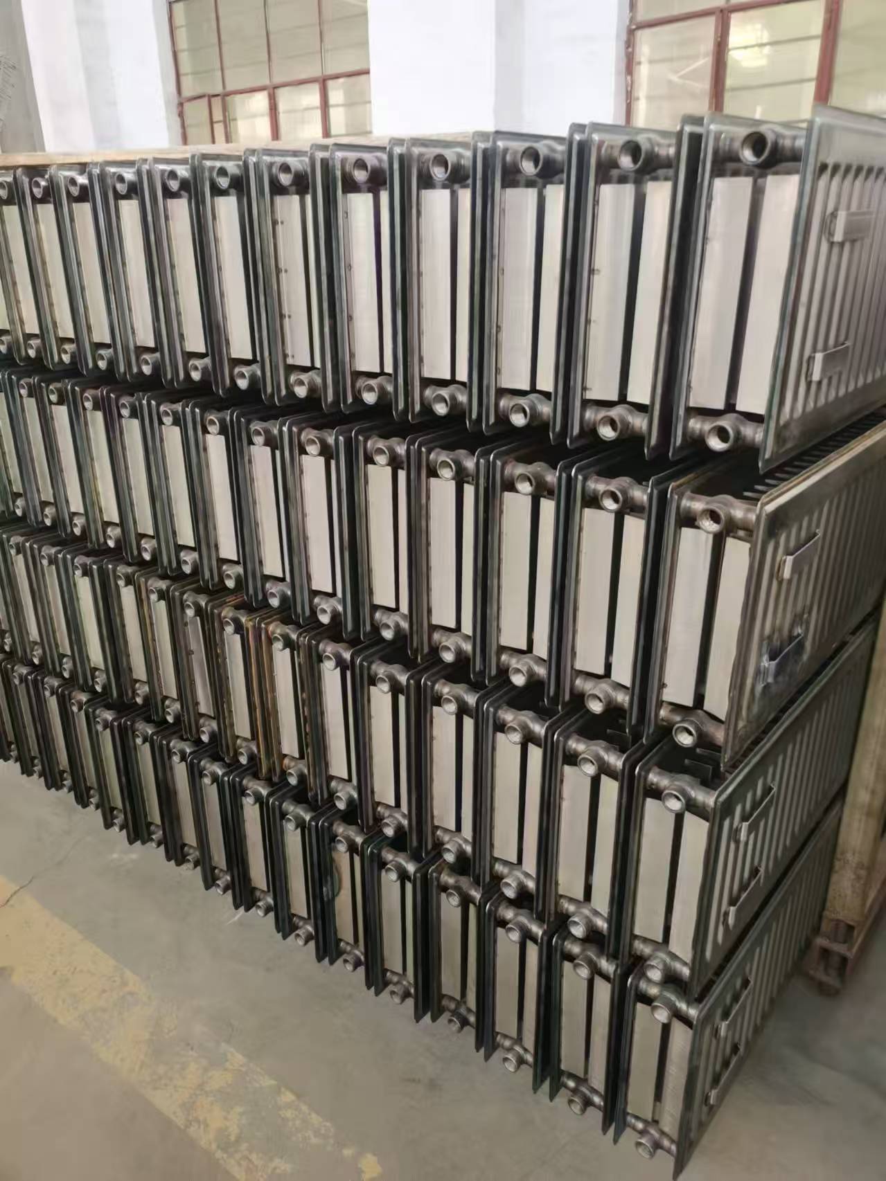 家装建材水暖五金高效散热器家用暖气片节能环保多规格安装便捷钢制板式散热器暖气片厂家供应散热器暖气片型号齐全厂家出口供应详情图9