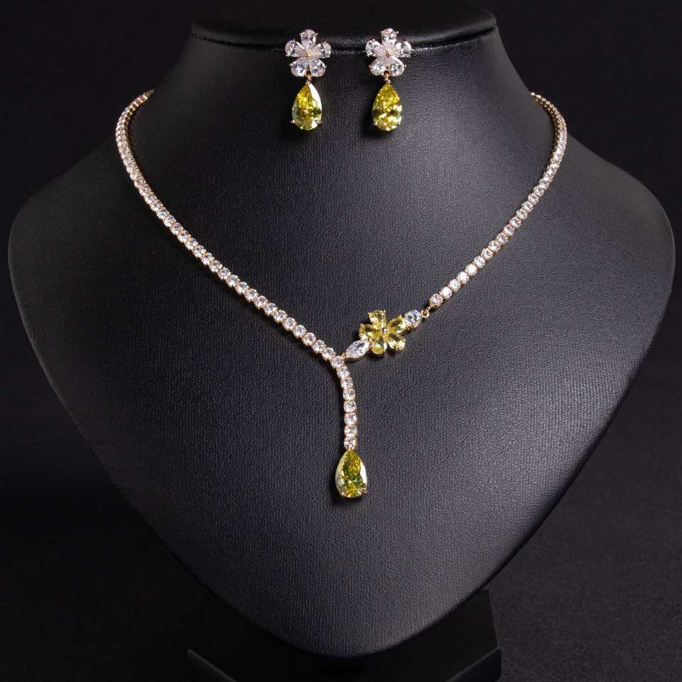 2025 Cross-border New Water Drop Flower Zircon Necklace and Earring Set, Hand-inlaid Zircon Exquisite jewelry set detail image 2