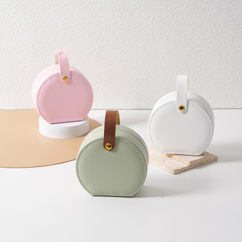 Cross-border best-selling semi-circular portable hand-held necklace jewelry storage box, jewelry packaging, PU leather hand-held collection details Picture