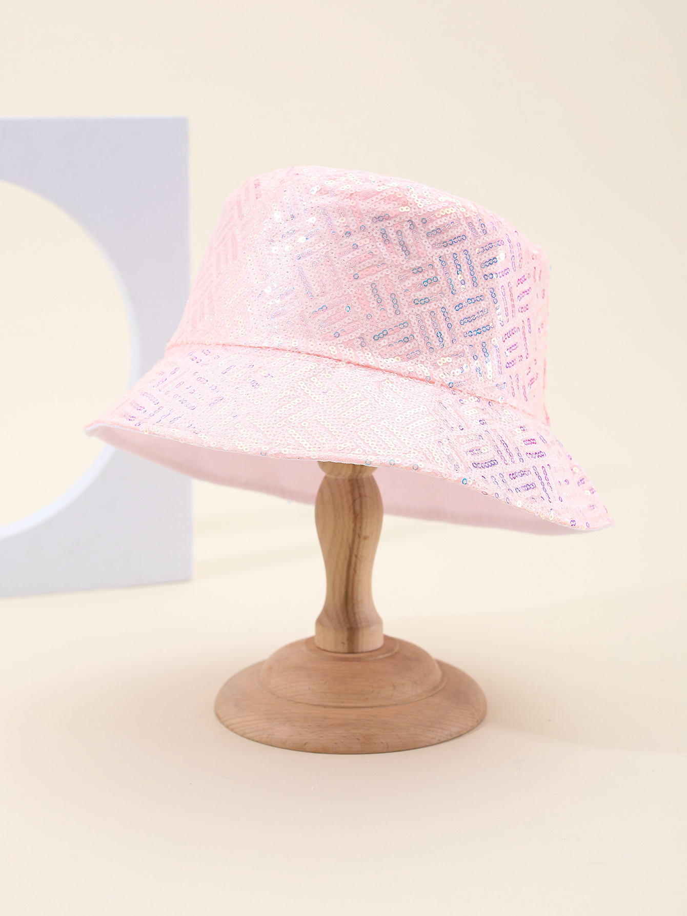 Spring and summer cross-border European and American bestsellers, irregular left and right sequined fisherman hats, fashionable and versatile, travel sun protection and sunshade foldable basin hats, export adult hats, all size 58CM Application Scenario