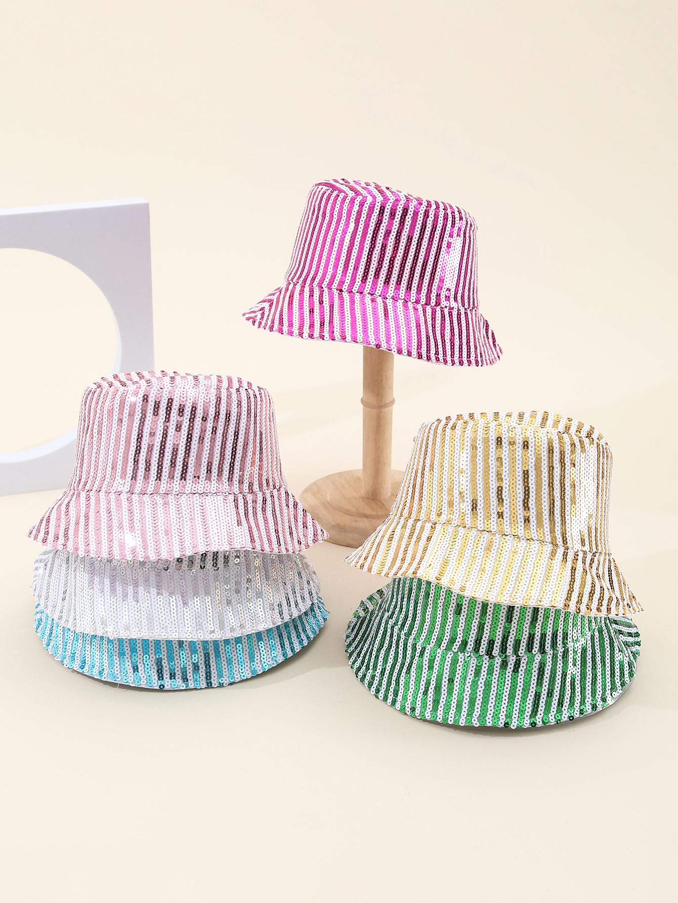 Spring and summer cross-border European and American bestsellers irregularly striped sequined fisherman hats are fashionable and versatile. Travel sun protection and sunshade foldable basin hats are available. Adult hats for export are all available in size 58CM full figure