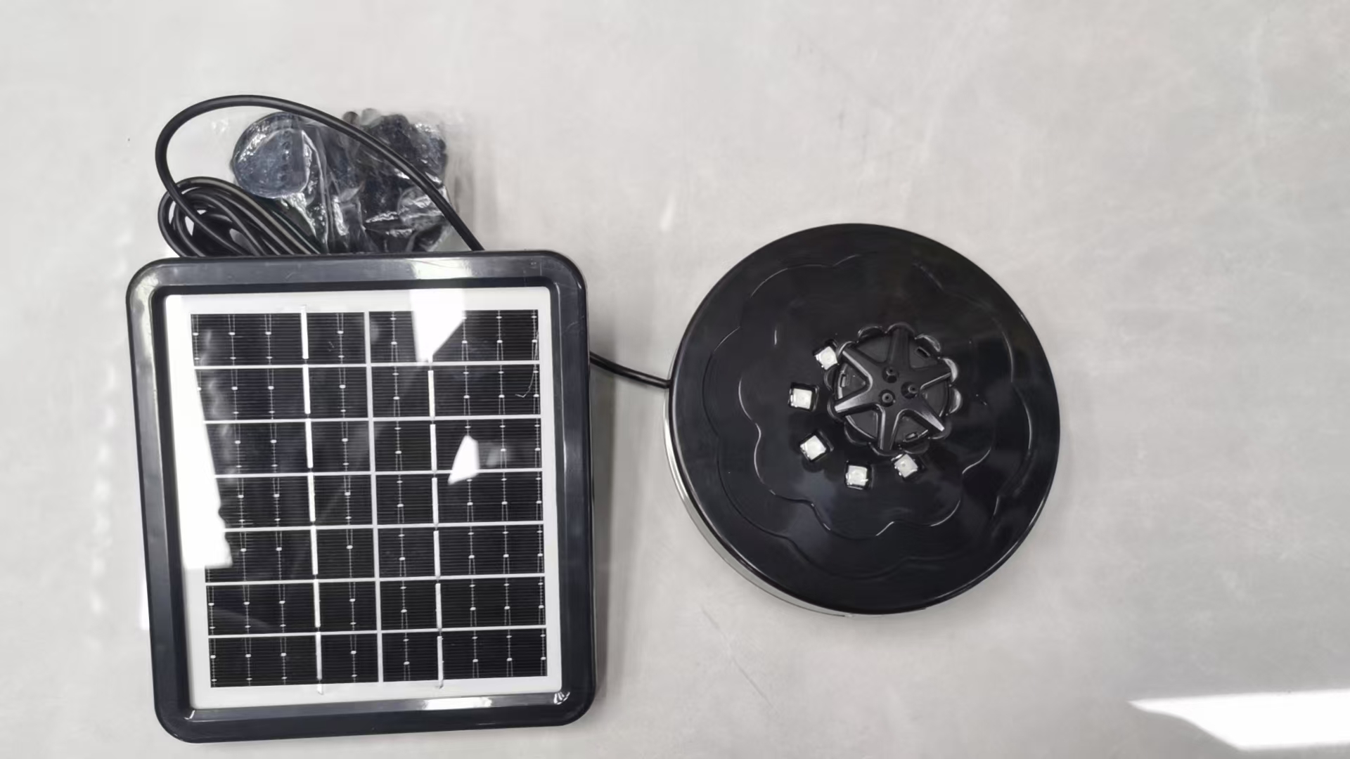 太阳能水池喷泉