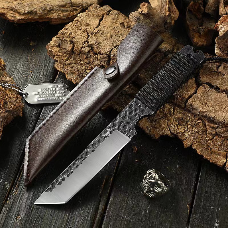 Hand-forged survival knife, diving straight knife, thickened portable fruit knife, outdoor knife, high-hardness camping survival knife Application Scenario