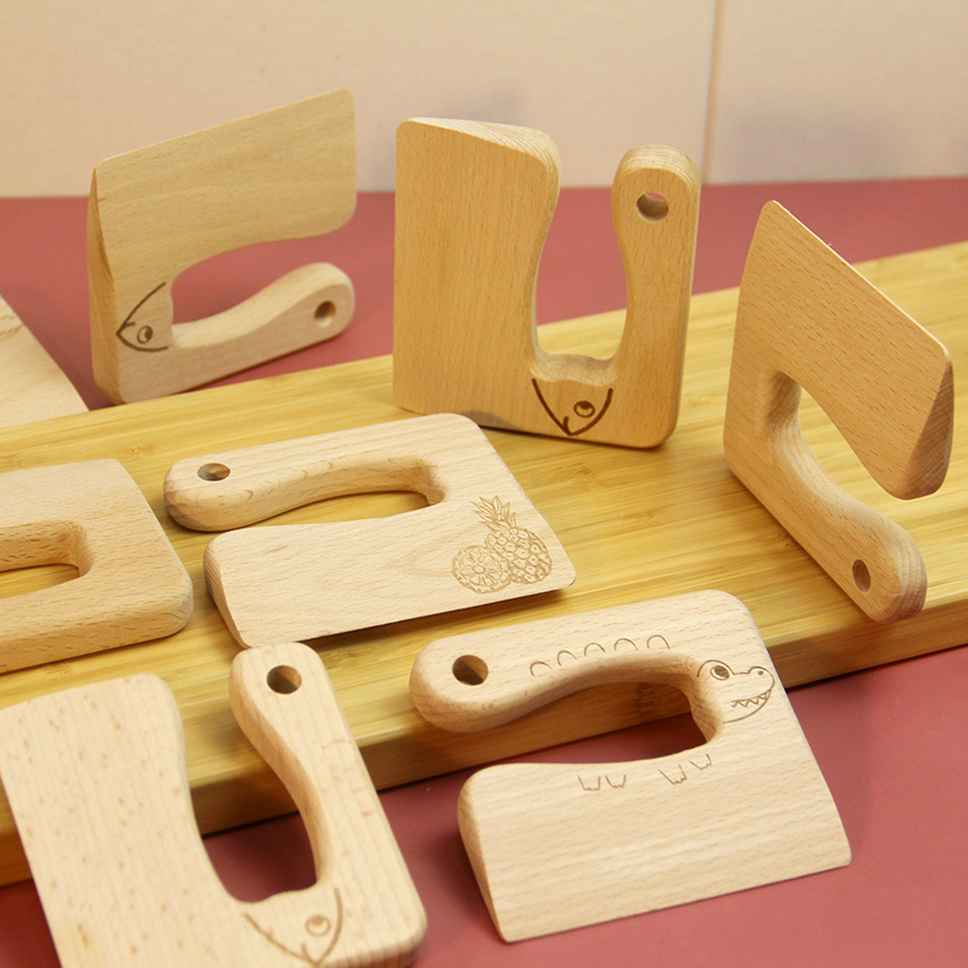Cross-border Amazon wooden children's kitchen knives for cutting vegetables and fruits, toy wooden knives, fish-shaped wooden knives details Picture