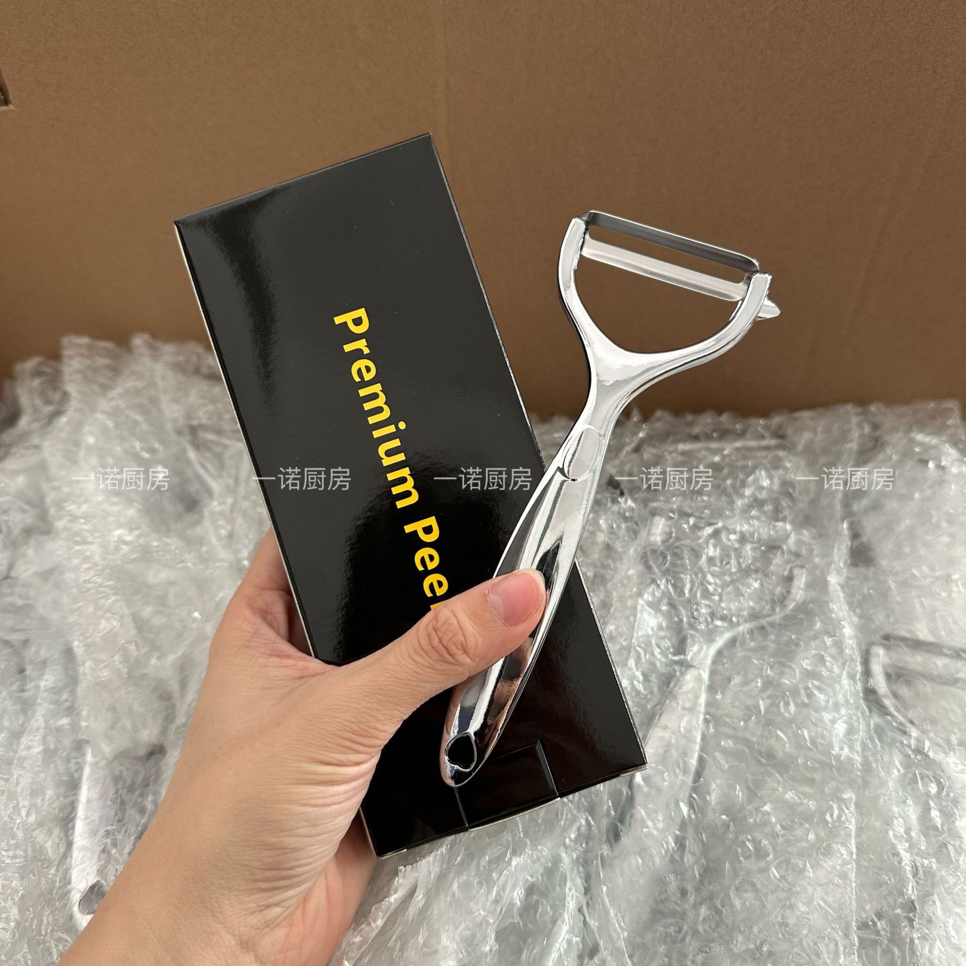 Yinuo Kitchen Cross-border household zinc alloy planer, potato peeler, apple peeler and other kitchen tools are multi-functional full figure