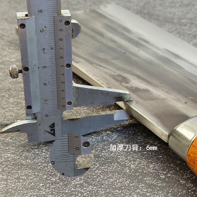 The blacksmith's pure handcrafted genuine small Jiujiang kitchen knife is super fast and sharp. It is a special cutting knife for chefs and a multi-purpose knife for barbecuing and waxing Application Scenario
