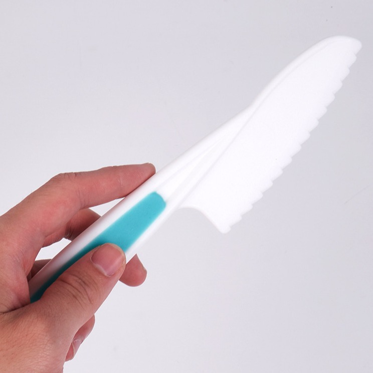 Plastic knife set, specially designed for early education in kindergartens, non-harmful to hands, children's vegetable cutting toys, serrated cake knives, and complementary food knives Specification drawing