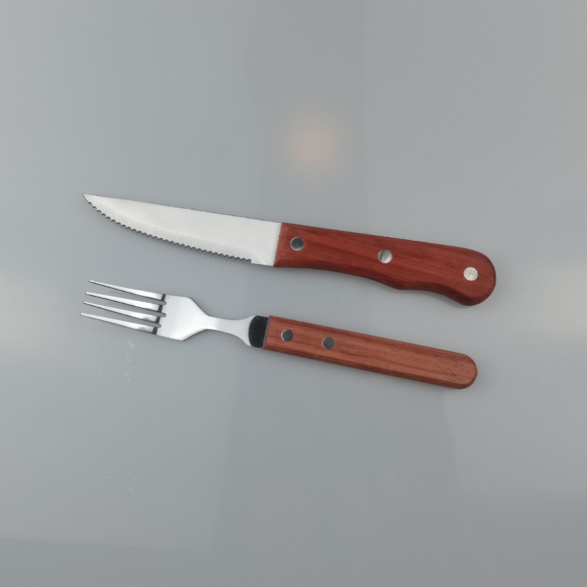 Cross-border best-selling stainless steel wooden-handled steak knife set, hotel Western cuisine steak knife, serrated steak knife full figure