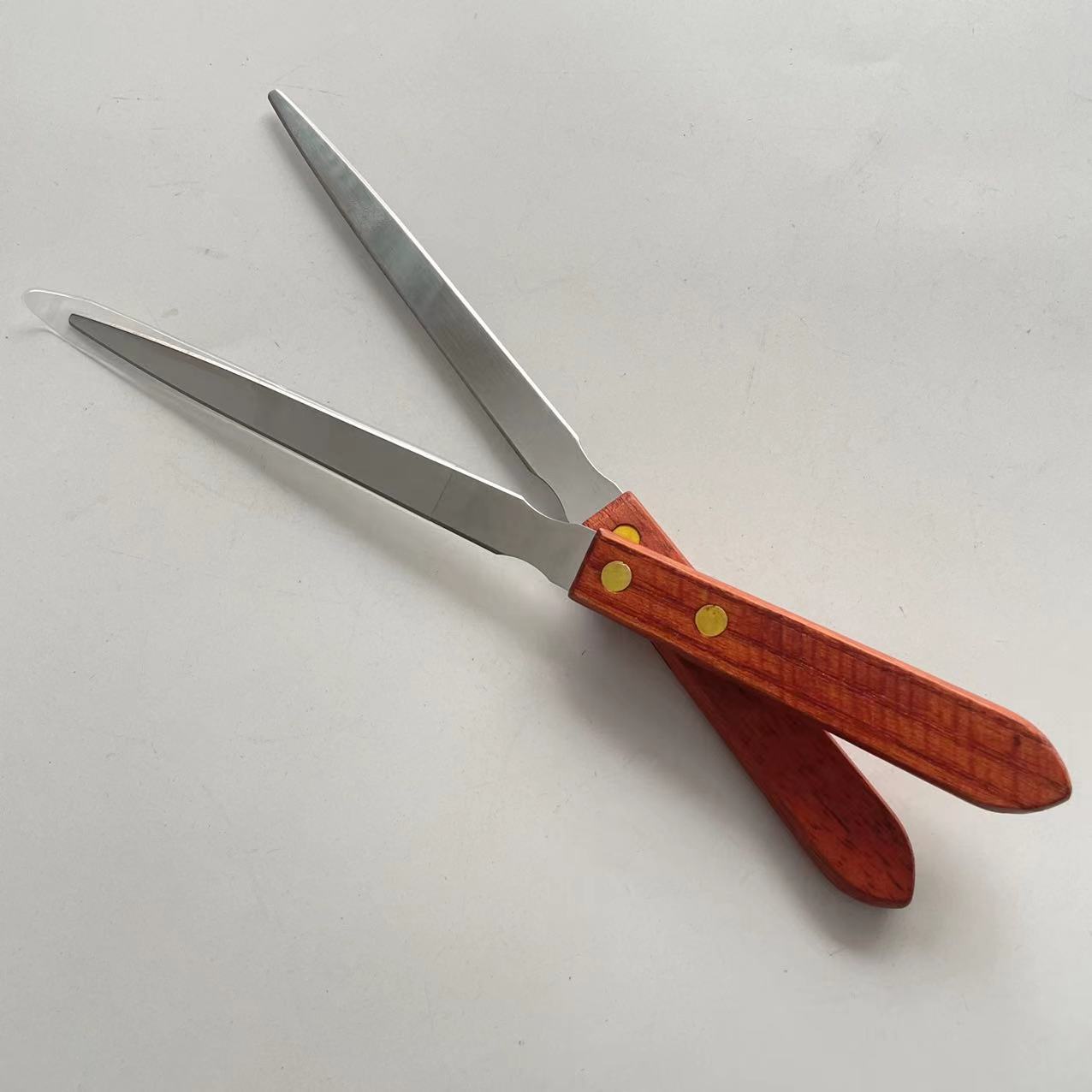 Stainless steel letter opener, wooden handle letter opener, duck sausage knife, envelope knife, letter opening knife, steak knife Application Scenario