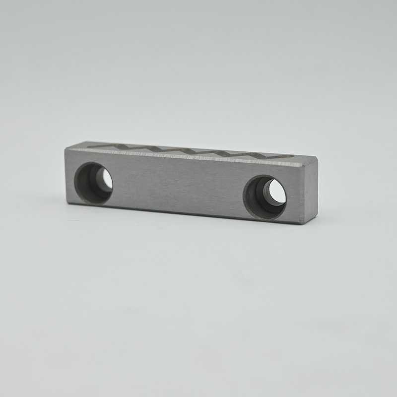 Yanxiu standard pressure strip mold, mold wear-resistant lock module, guide strip, row position pressure block, guide rail injection molding mold details Picture